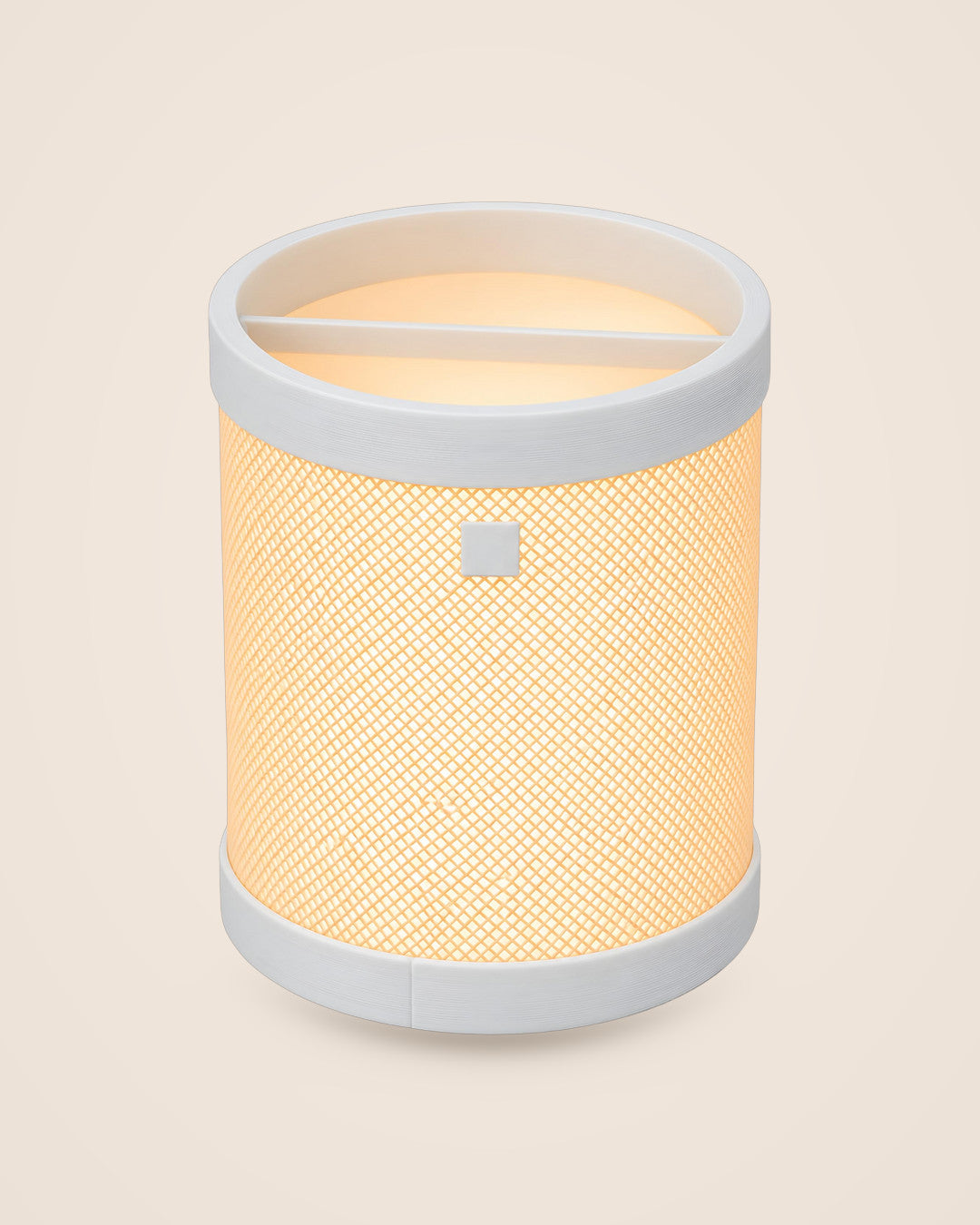 Memo Tower Lamp: Diamond-lattice lamp with a photo clip and a small desk tray