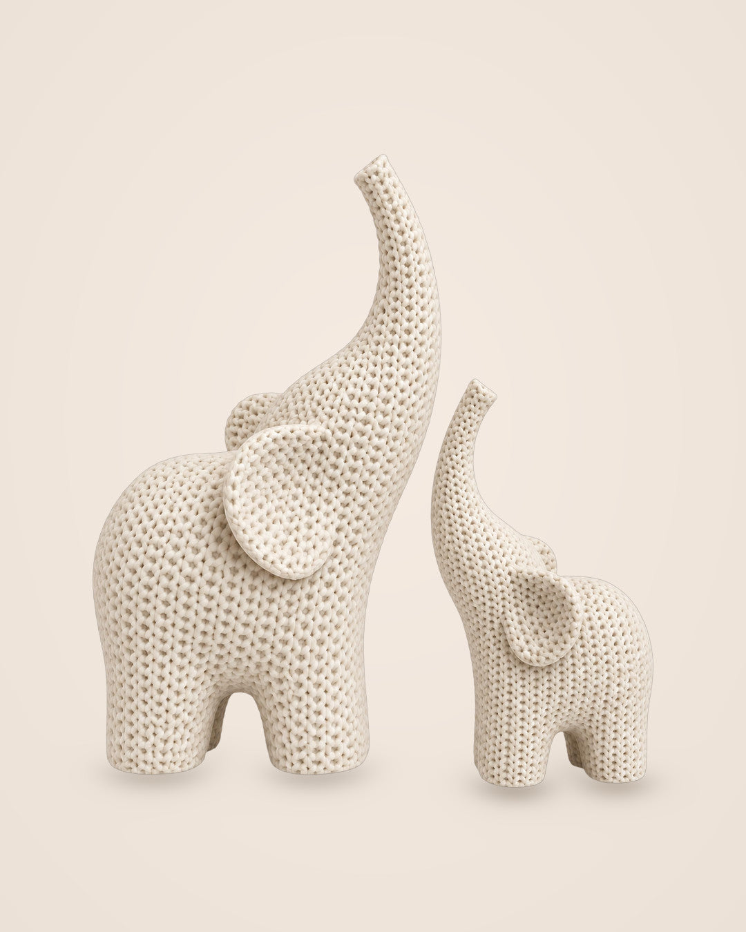 Knitted Elephant Pair: Two textured elephants in matte white, 20 cm and 10 cm